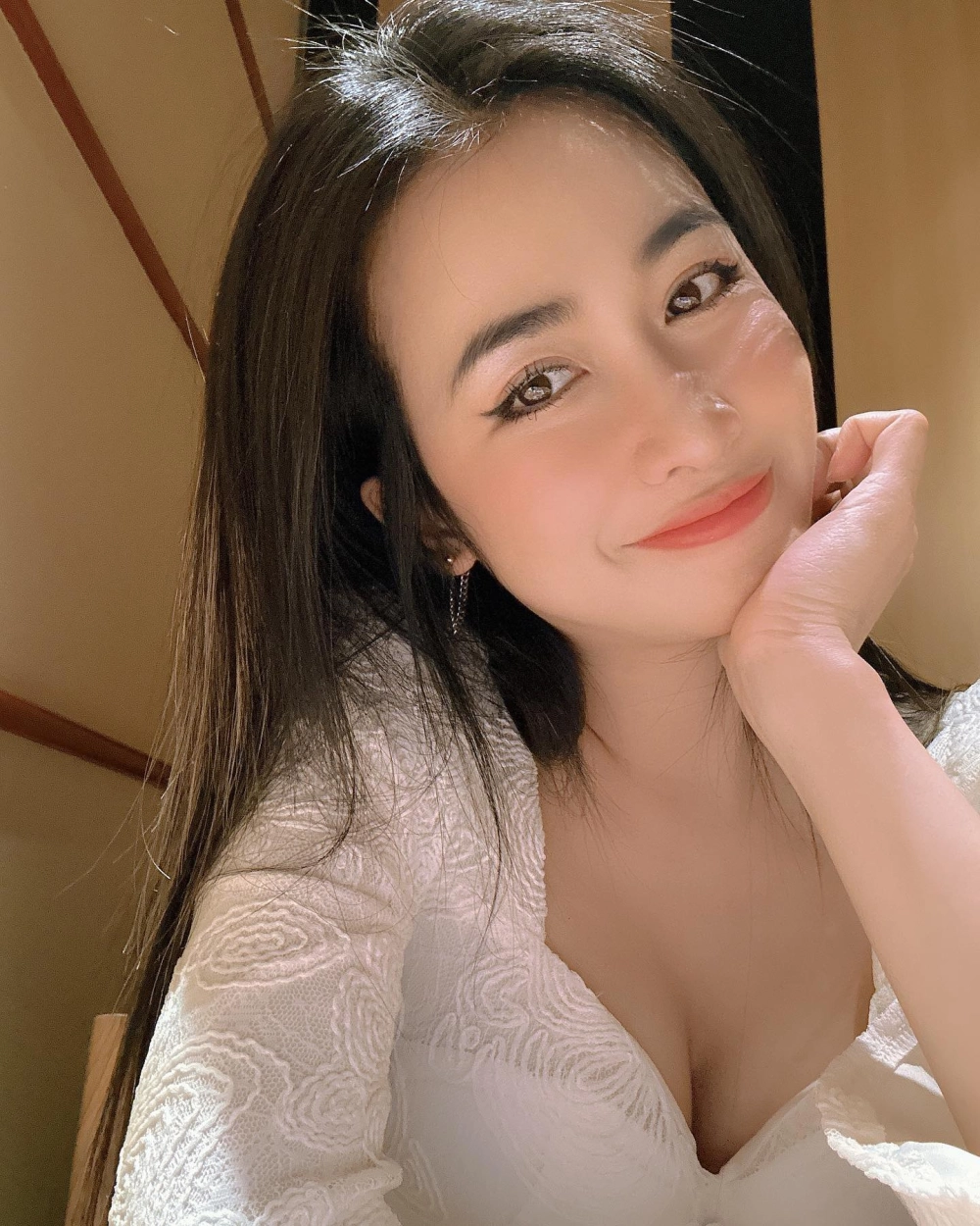 Ảnh dj trang moon khiến người xem không rời mắt vì quá cuốn hút