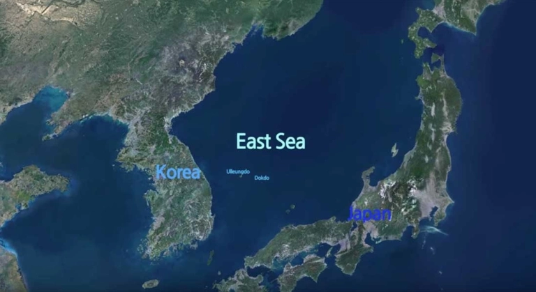 Biển Đông Tiếng Anh Là Gì Và Những Điều Cần Biết Năm 2026
