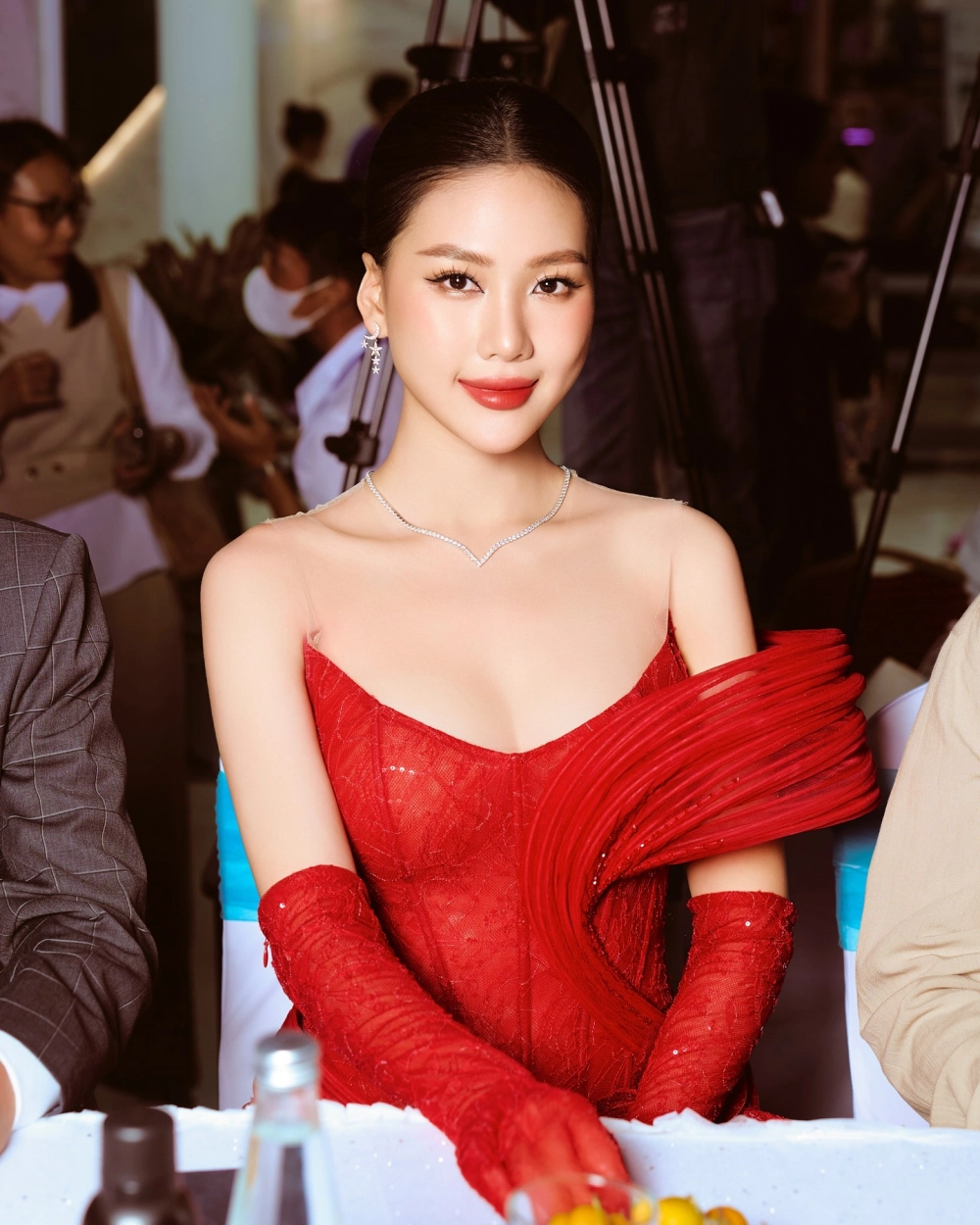 Bùi Quỳnh Hoa phốt? Những lùm xùm sau đăng quang Miss Universe Vietnam