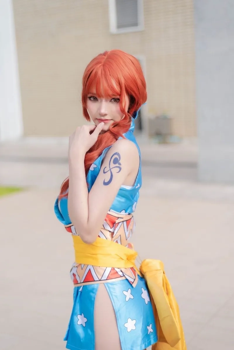 Cosplay Nami hot rực rỡ làm bạn thích