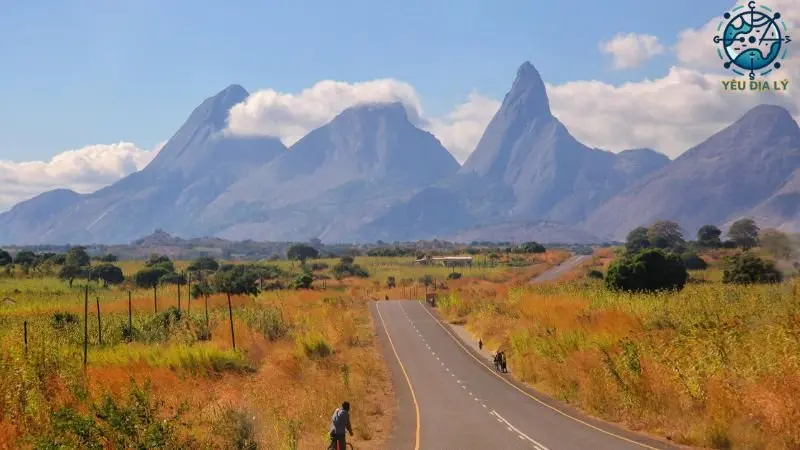 dac-diem-dia-hinh-mozambique dac-diem-dia-hinh-mozambique