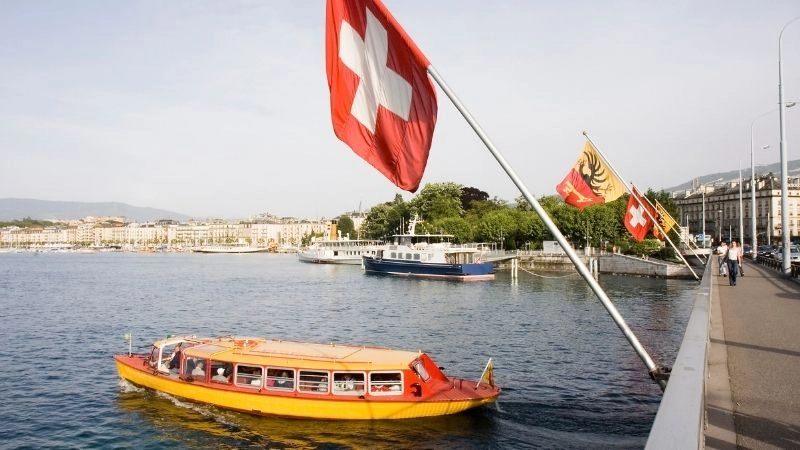Du thuyền hồ Geneva 