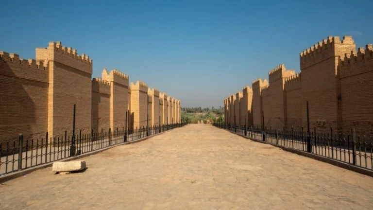Khám phá Babylon với kiến trúc cổ và di sản lịch sử độc đáo