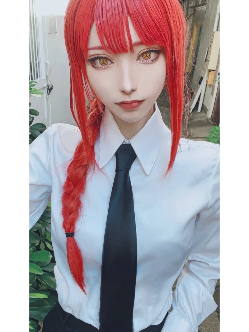 Makima cosplay được yêu thích nhờ tạo hình chuẩn sắc lạnh