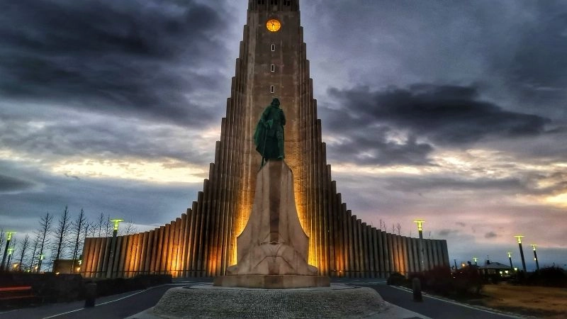 Reykjavik gần