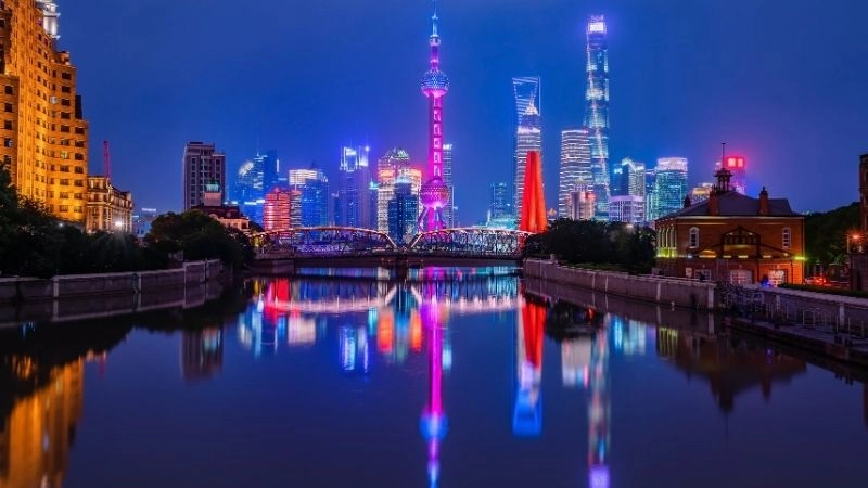 Sông Hoàng Phố chia Thượng Hải