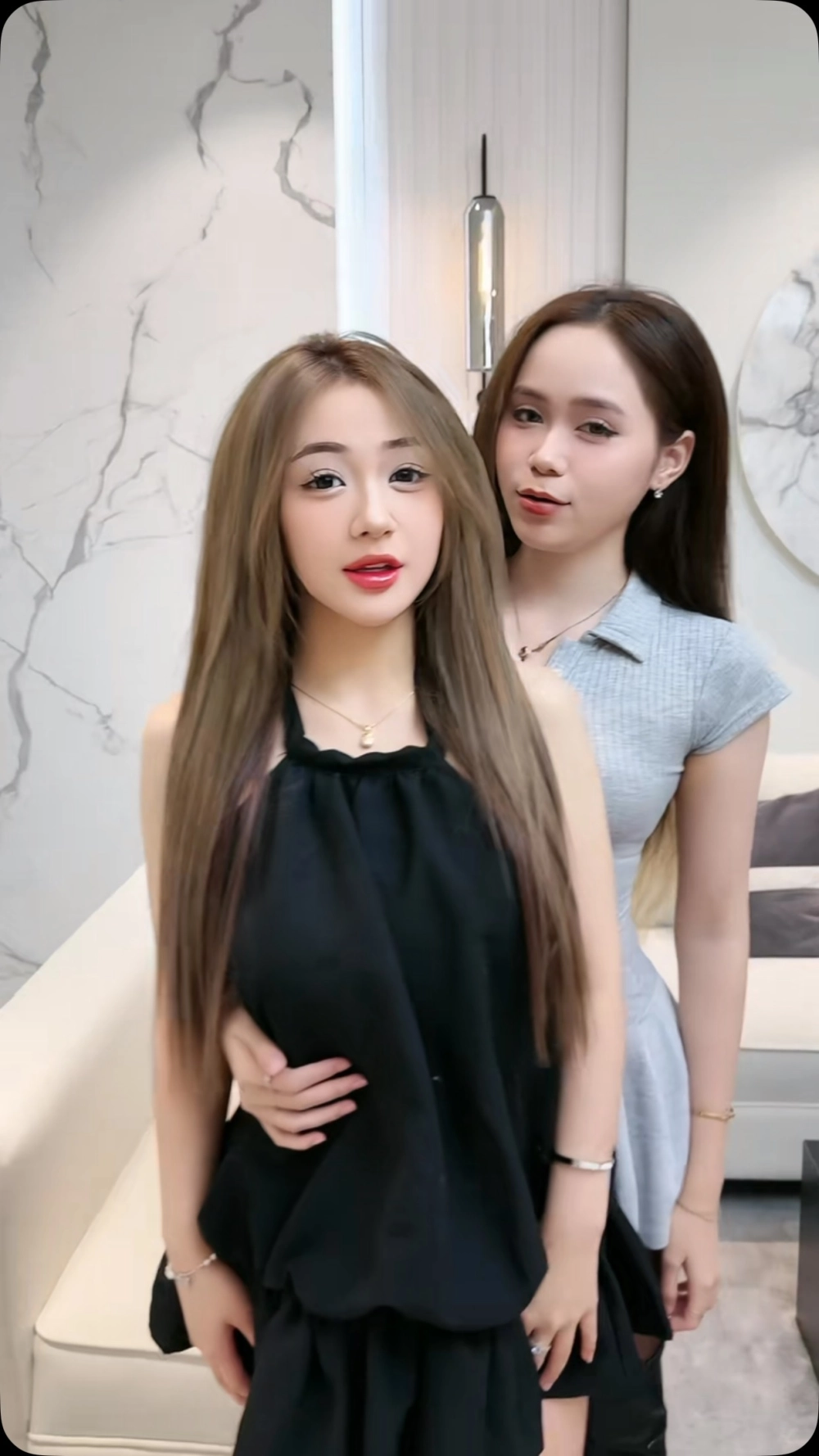Trần Hà Linh hoa khôi ngoại thương làm dân tình xuýt xoa